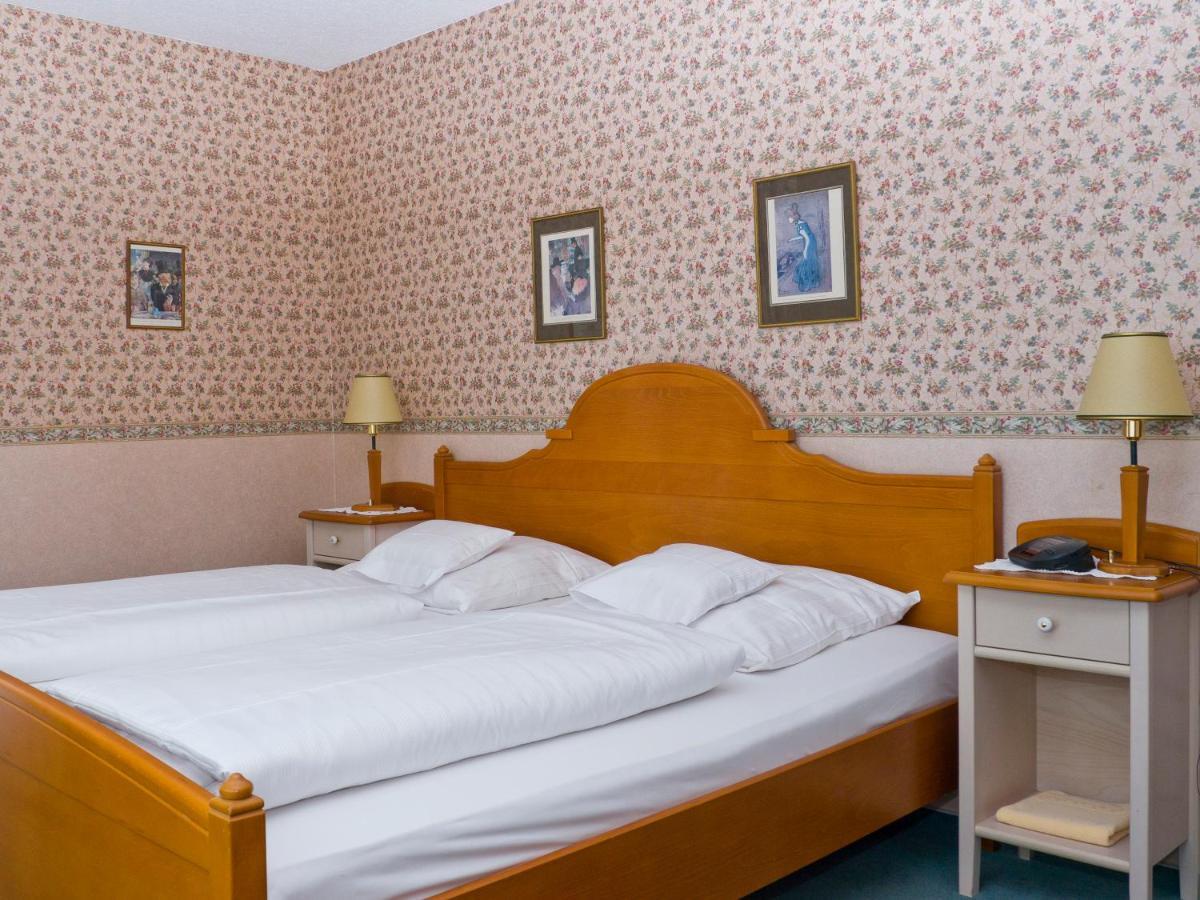 Kucher's Landhotel Darscheid Zimmer foto
